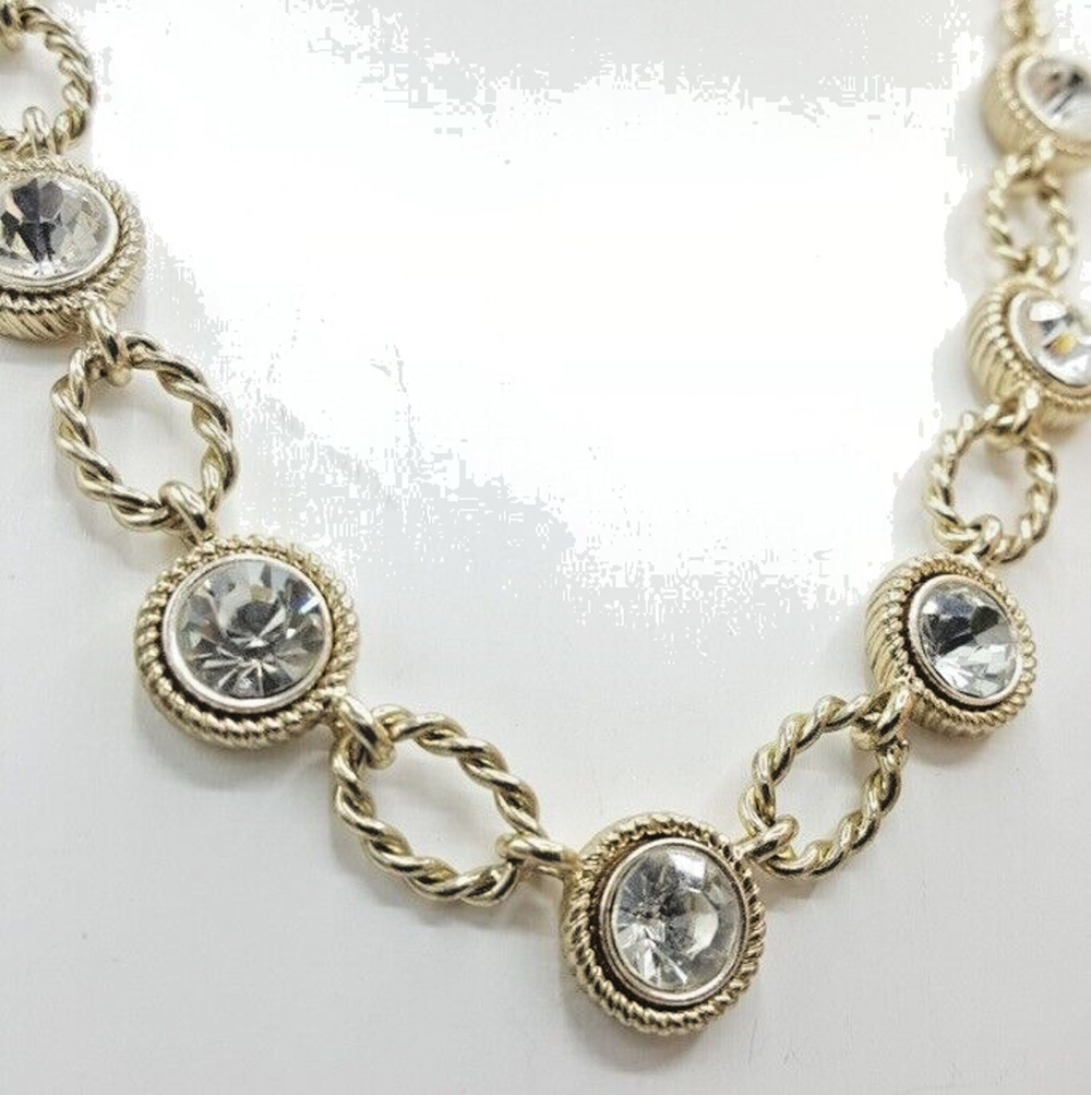 Vintage Trifari Signed Rhinestone Gold Tone Necklace 18” R23